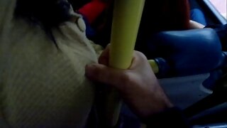 Niboridana ho antsika ilay akohokely busty