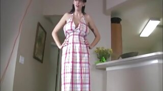 Noho izany, tovovavy lesbiana telo mahafatifaty dia nametraka namana iray mba handraketana ny fialamboliny ara-nofo